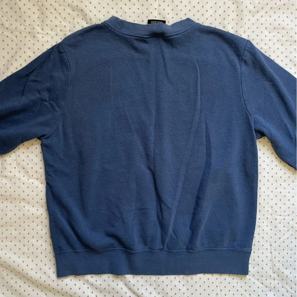 Nike the vintage women’s sweater size medium - Picture 2 of 5